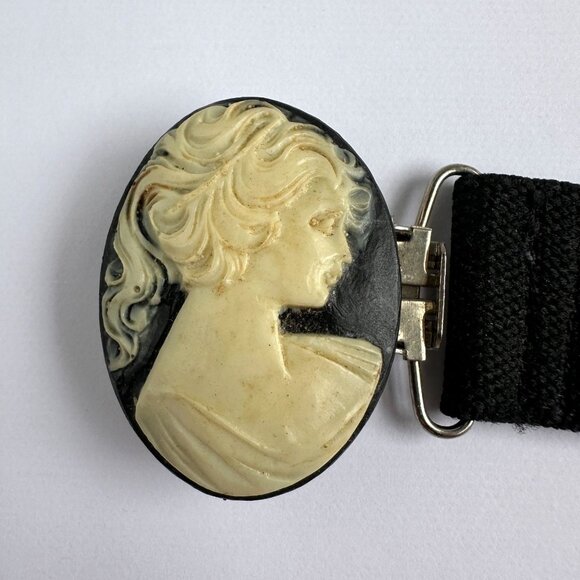 80s Cameo Jacket Cincher, Elastic Blazer Clip - Picture 9 of 10